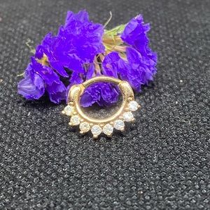 Gold tone sparkly septum’s clicker small 16g